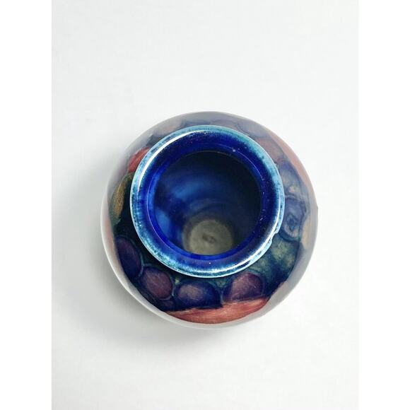 1920s Moorcroft “Pomegranate” Mini Ceramic Bud Vase, 4” Signed - Picture 9 of 10